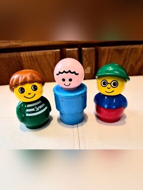 Lot Of 3 Play Dolls Figures. Vintage Fisher-price,Little- People. Good Condition